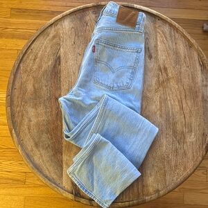 Women’s Levi’s 70’s High Slim Straight size 26; Length 31. Worn 1x